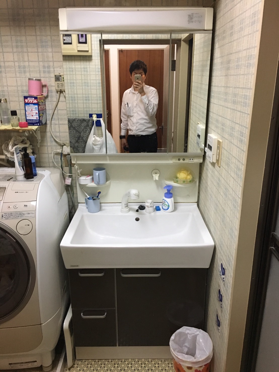 横浜市旭区 内装、洗面化粧台、トイレ交換リフォーム 街のリフォームメーカー